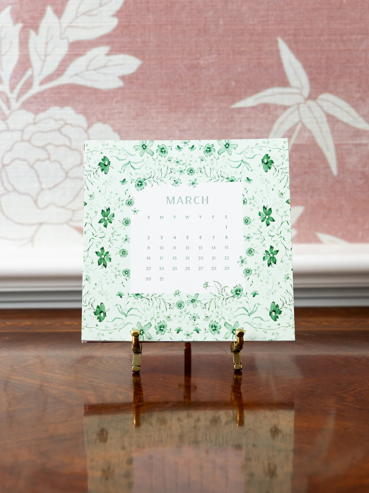 2025 Desktop Calendar in Pearl Box