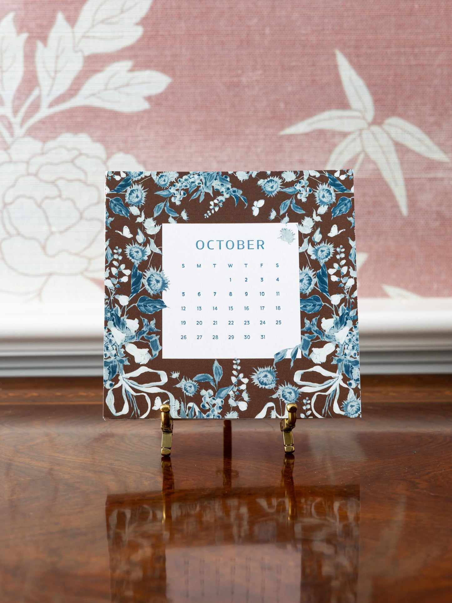 2025 Desktop Calendar in Trellis Box